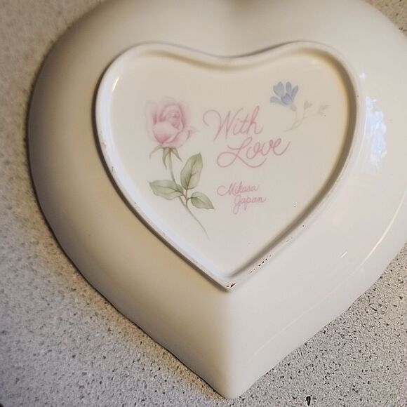Heart-Shaped Floral Porcelain Dish - Picture 3 of 4